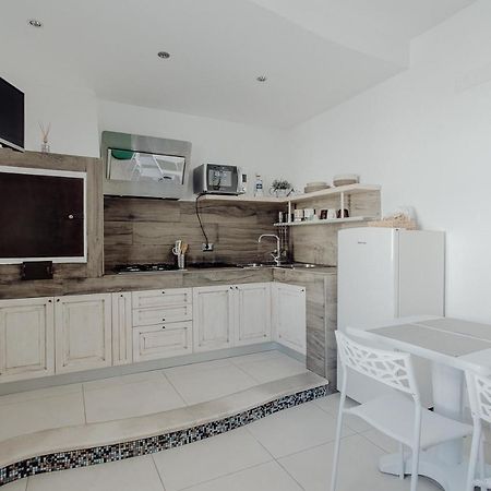 Fantasia House Apartment Монополи Екстериор снимка